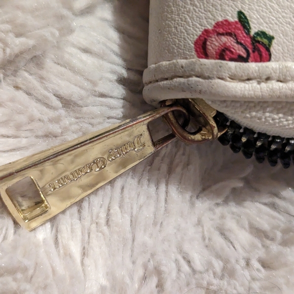 Juicy Couture wallet - Picture 3 of 8